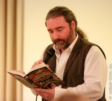 Tommy Krappweis stellt sein neues Buch „Ghostsitter“ den RingCon Besuchern vor., Foto: Tobias Schad